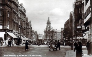 1930s postcard of the Bigg Market; No. 6 is barely visible, towards the bottom on the left