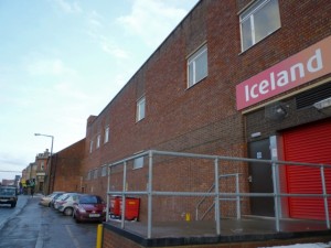 Side view of former Woolworths (now Iceland), Belper (23 Dec 2010). Photograph by Graham Soult
