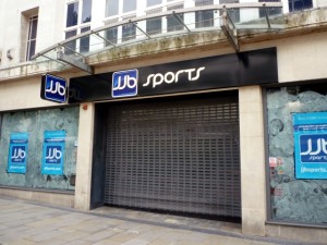 Closed-down JJB Sports on Sheffield's The Moor (18 Aug 2011). Photograph by Graham Soult