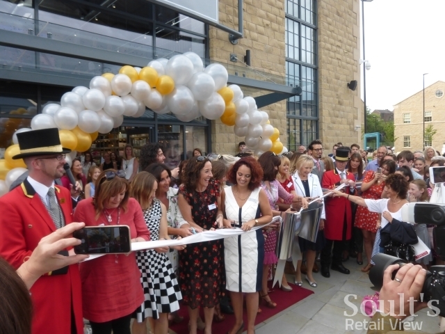 Cutting the ribbon at the opening of Sandersons department store (1 Sep 2016). Photograph by Graham Soult