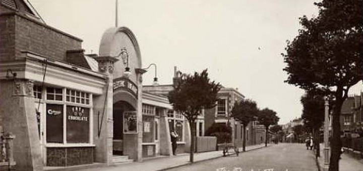 c1915 postcard of the Electric Theatre (later Woolworths), Burnham-on-Sea